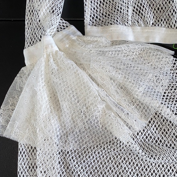 DK277-1-NWT- Dolls Kill ClubExx White Fishnet Bell Sleeve Top-XXL - Picture 4 of 5